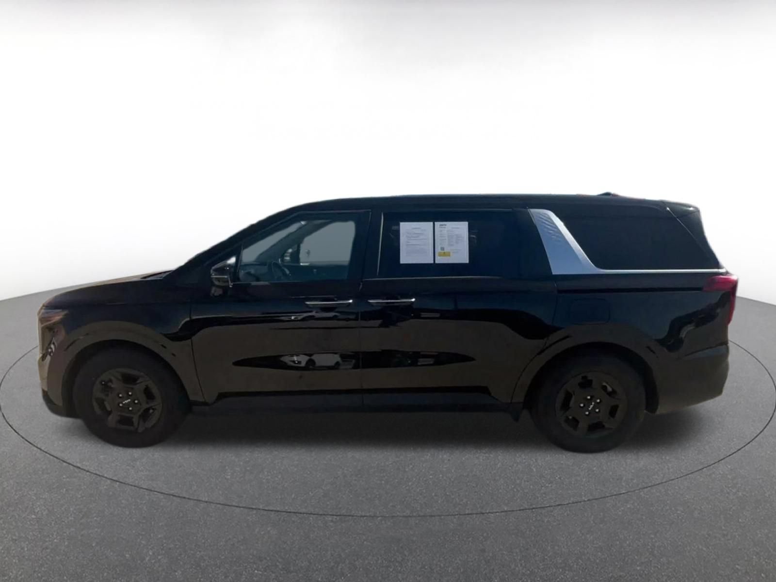 Used 2026 Kia Carnival FWD image 8