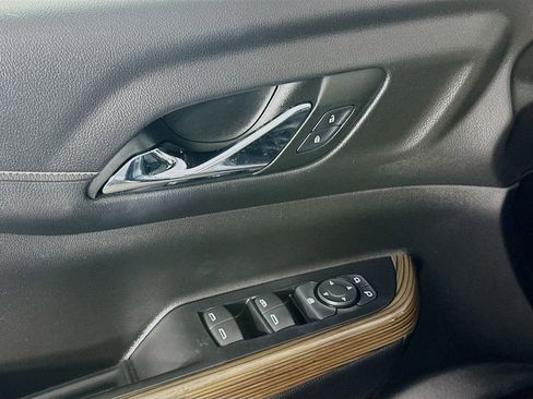 Used 2023 GMC Acadia SLE w/ Driver Convenience Package image 24