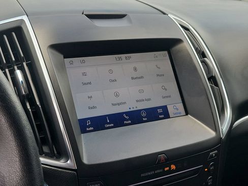 Used 2019 Ford Edge Titanium FWD image 23