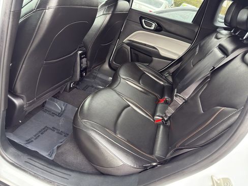 Used 2023 Jeep Compass Limited image 14