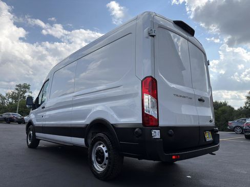 Used 2023 Ford Transit 250 Medium Roof RWD image 5