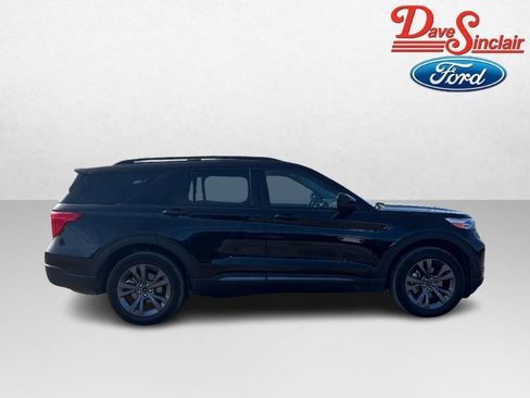 Used 2023 Ford Explorer XLT w/ Equipment Group 202A image 5
