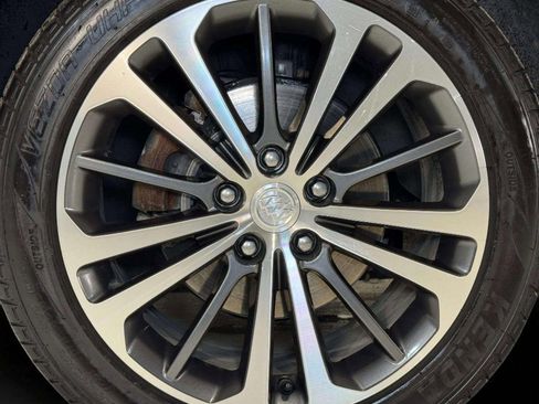 Used 2018 Buick Regal Essence image 27