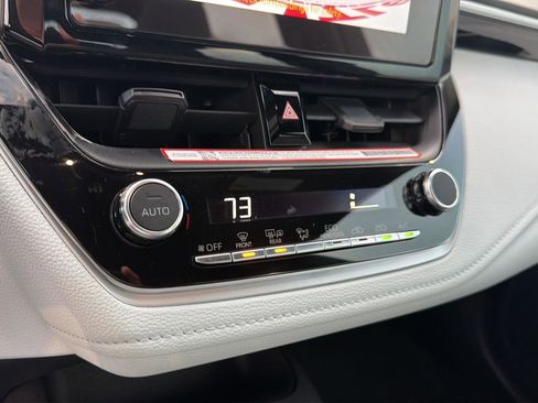 Used 2025 Toyota Corolla SE FWD image 25