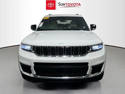 Used 2025 Jeep Grand Cherokee L Limited w/ Trailer Tow Package RWD image 10