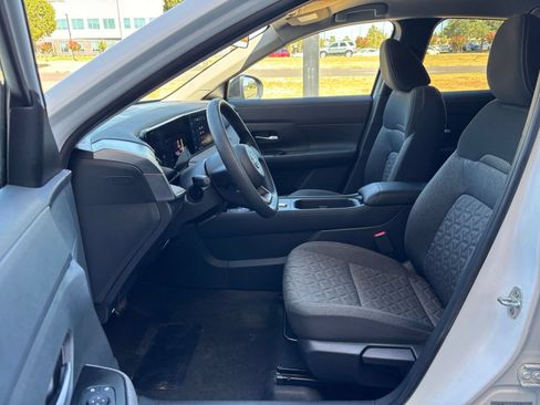 Used 2026 Nissan Kicks SV w/ Cold Weather Package AWD/4WD image 25