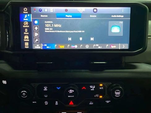 Used 2024 Jeep Wrangler Unlimited Sport AWD/4WD image 36