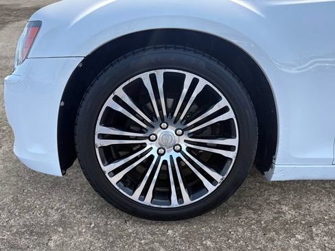 Used 2014 Chrysler 300 S RWD image 14