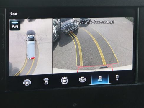 Used 2023 Mercedes-Benz Sprinter 2500 image 29