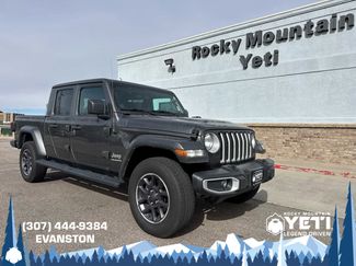 Used 2023 Jeep Gladiator Overland video 1