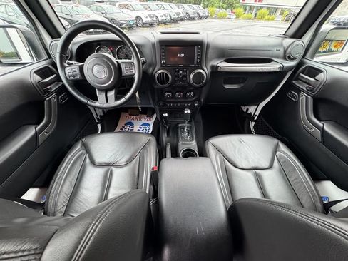 Used 2017 Jeep Wrangler Unlimited Sport w/ Quick Order Package 24S AWD/4WD image 13