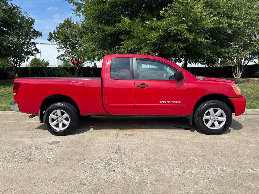 Used 2012 Nissan Titan SV w/ SV Value Truck Pkg AWD/4WD image 2