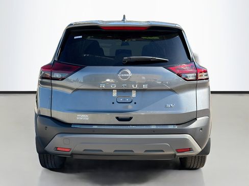 Used 2022 Nissan Rogue SV image 4