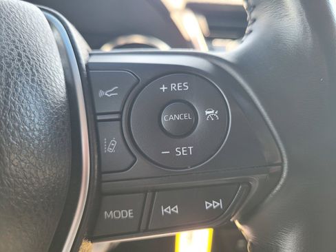 Used 2018 Toyota Camry SE FWD image 23