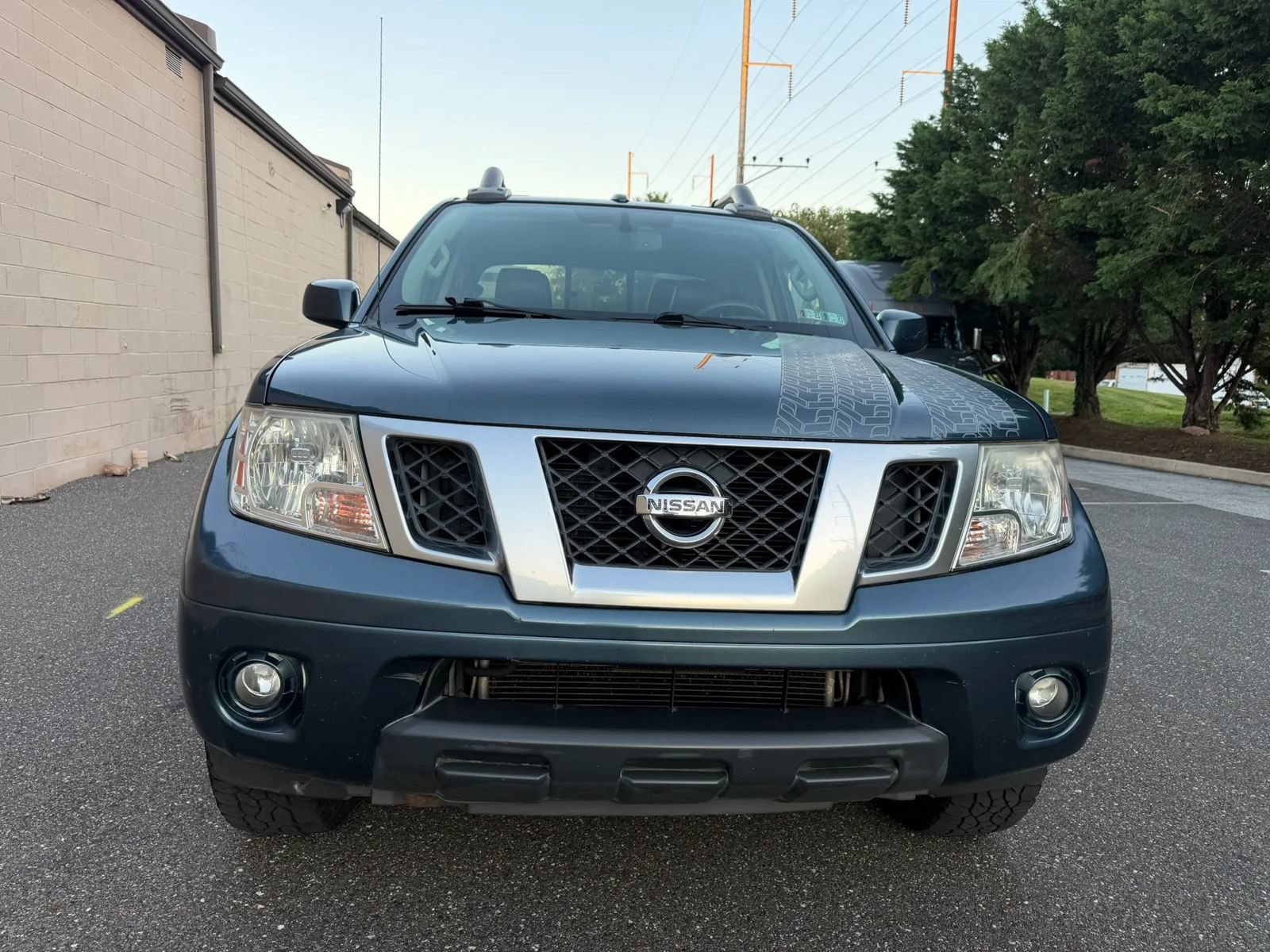 Used 2014 Nissan Frontier PRO-4X w/ Pro-4x Luxury Package AWD/4WD image 2
