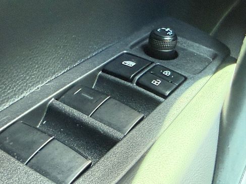 Used 2024 Toyota Corolla SE FWD image 15