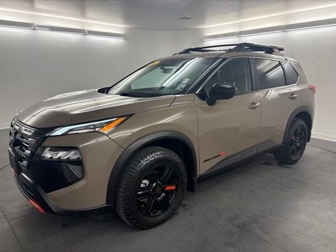 Used 2026 Nissan Rogue SV AWD/4WD image 4
