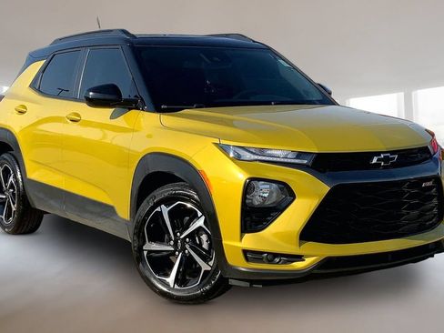 Used 2023 Chevrolet TrailBlazer RS w/ Sun and Liftgate Package FWD image 12