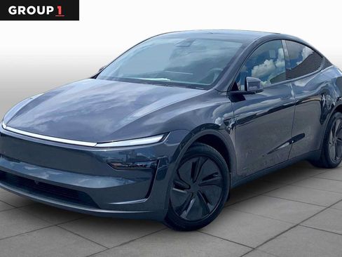 Used 2026 Tesla Model Y 2WD image 1