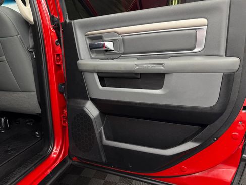 Used 2014 RAM 1500 Classic SLT AWD/4WD image 8