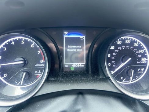 Used 2023 Toyota Camry SE FWD image 4