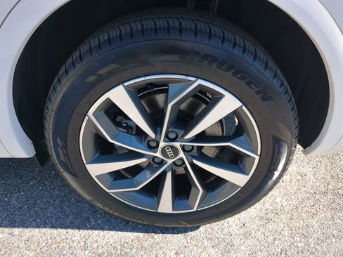 Used 2023 Audi Q5 2.0T Premium Plus w/ Premium Plus Package image 32