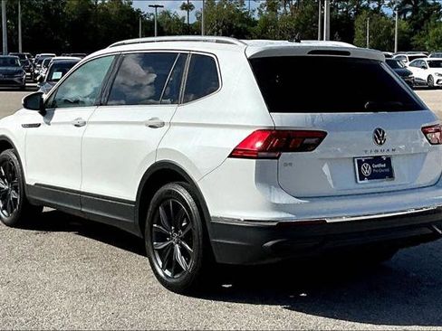 Certified 2023 Volkswagen Tiguan SE w/ Panoramic Sunroof Package FWD image 7