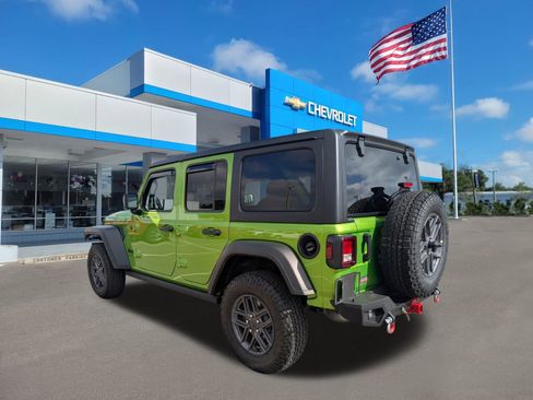 Used 2025 Jeep Wrangler Sport S image 6