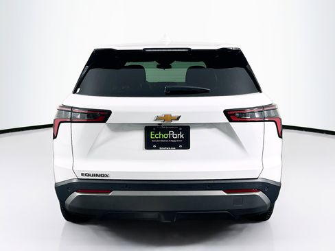 Used 2025 Chevrolet Equinox LT image 7