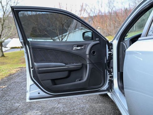 Used 2020 Dodge Charger SRT Hellcat w/ Navigation & Travel Group image 18