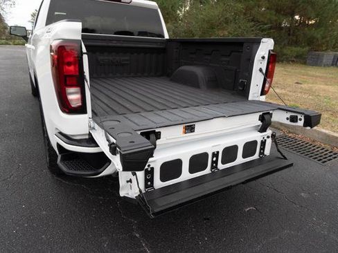 Used 2024 GMC Sierra 1500 Elevation image 12