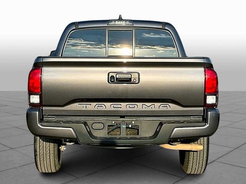 Used 2021 Toyota Tacoma SR w/ SR Convenience Package image 4