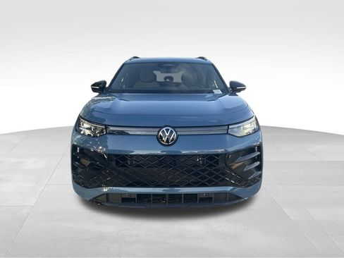New 2026 Volkswagen Tiguan SE R-Line image 8