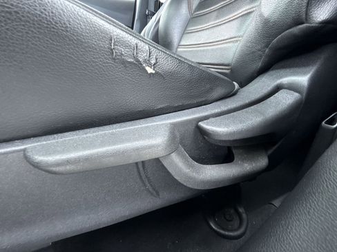 Used 2019 Nissan Kicks SR w/ SR Premium Package image 17