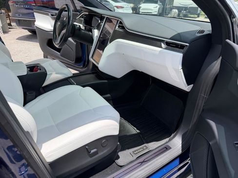 Used 2017 Tesla Model X 75D AWD/4WD image 21