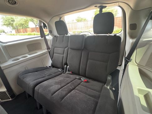 Used 2019 Dodge Grand Caravan SE w/ UConnect Hands-Free Group FWD image 27