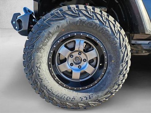 Used 2018 Jeep Wrangler Unlimited Sport S image 21