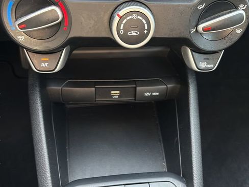 Used 2022 Kia Rio LX FWD image 27