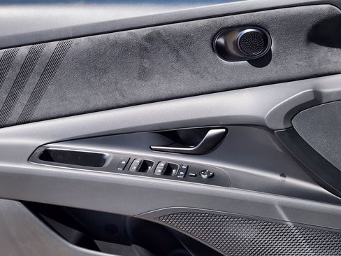 New 2025 Hyundai Elantra N image 7