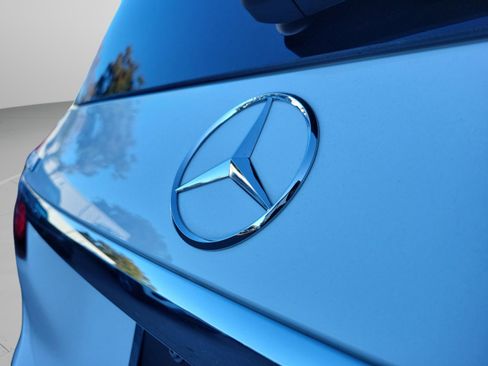 Certified 2025 Mercedes-Benz GLS 580 4MATIC image 32