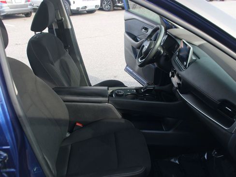 Used 2023 Nissan Rogue S AWD/4WD image 31