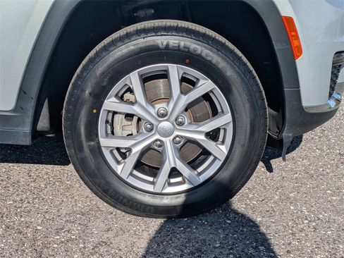 Used 2022 Jeep Grand Cherokee L Limited w/ Trailer Tow Group (B) image 11