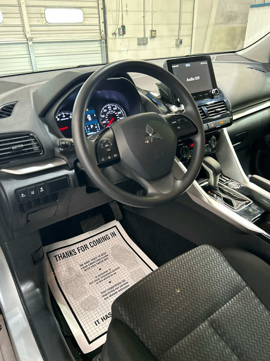 Used 2025 Mitsubishi Eclipse Cross LE AWD/4WD image 8