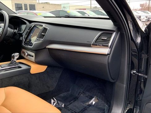 Used 2018 Volvo XC90 T5 Momentum w/ Convenience Package image 16