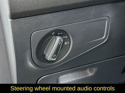 Used 2024 Volkswagen Tiguan SE image 15