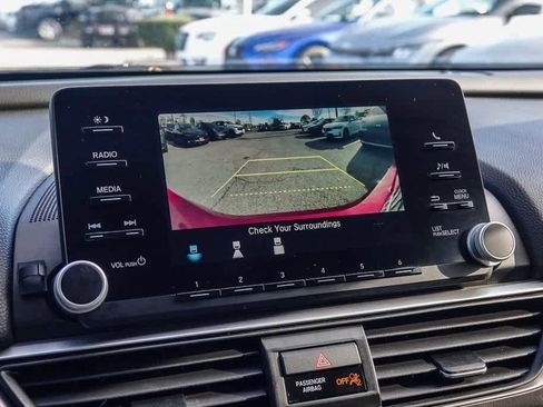 Used 2018 Honda Accord LX image 22