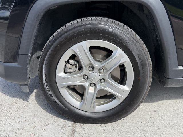 Used 2024 Jeep Compass Latitude AWD/4WD image 9