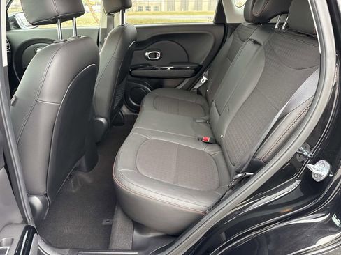 Used 2017 Kia Soul ! FWD image 23