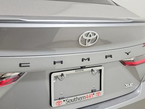 Used 2026 Toyota Camry SE w/ Convenience Package FWD image 9