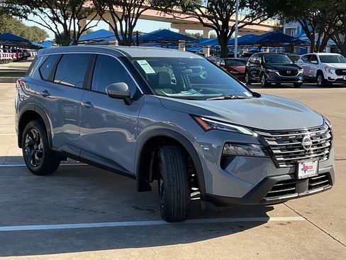 New 2026 Nissan Rogue SV image 4